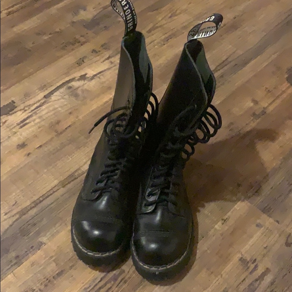 Grinders boots 14 eyes Made in England Steel toe